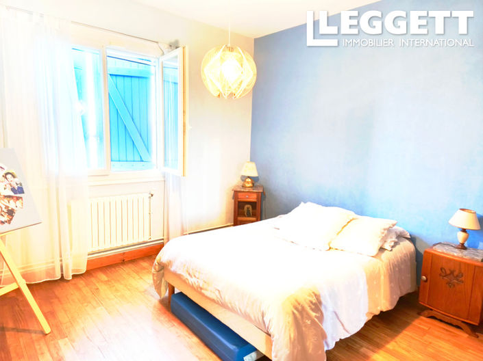 Image No.7-4 Bed House for sale