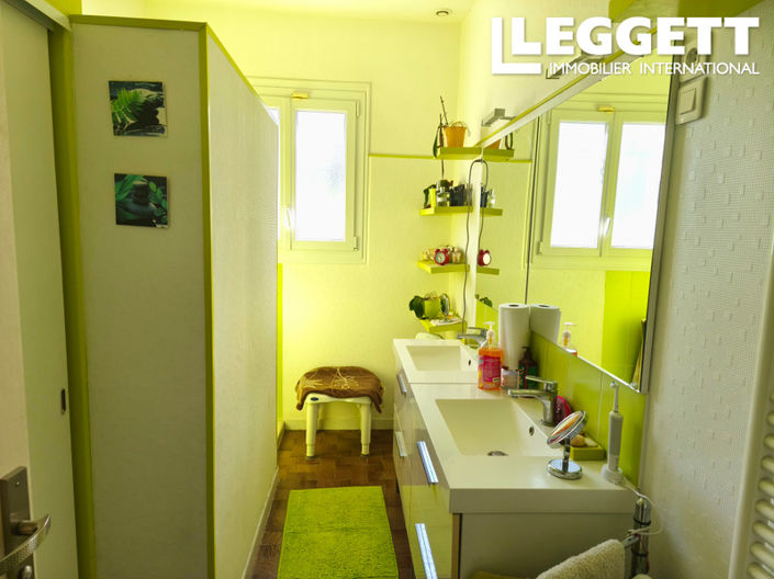 Image No.8-4 Bed House for sale