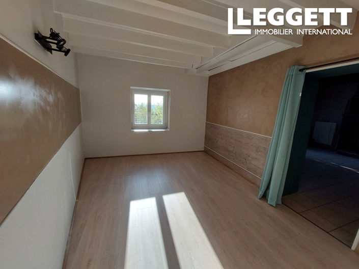 Image No.5-2 Bed House for sale