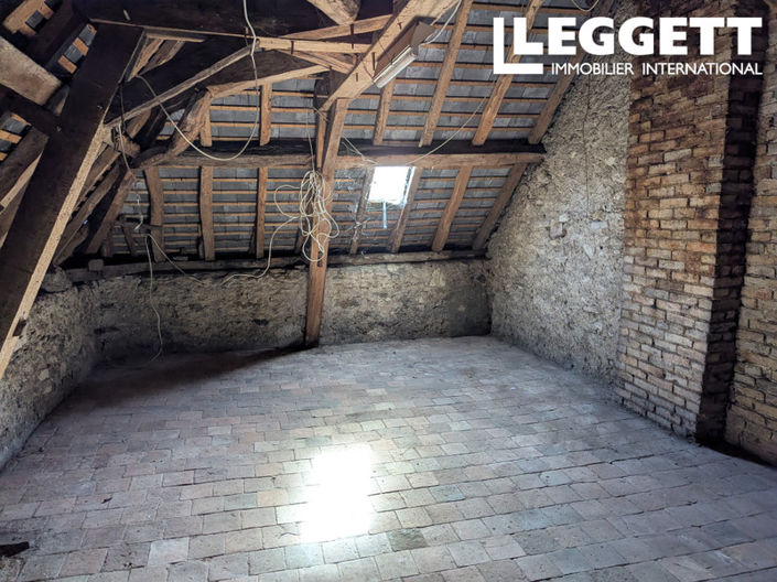 Image No.10-3 Bed House for sale