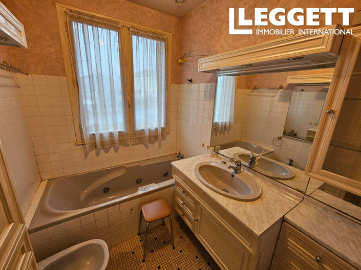 Image No.6-2 Bed House for sale