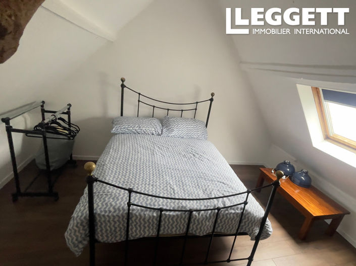 Image No.10-3 Bed House for sale