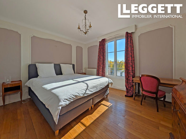 Image No.7-7 Bed House for sale