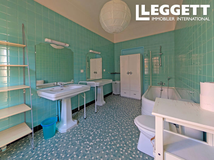 Image No.9-7 Bed House for sale