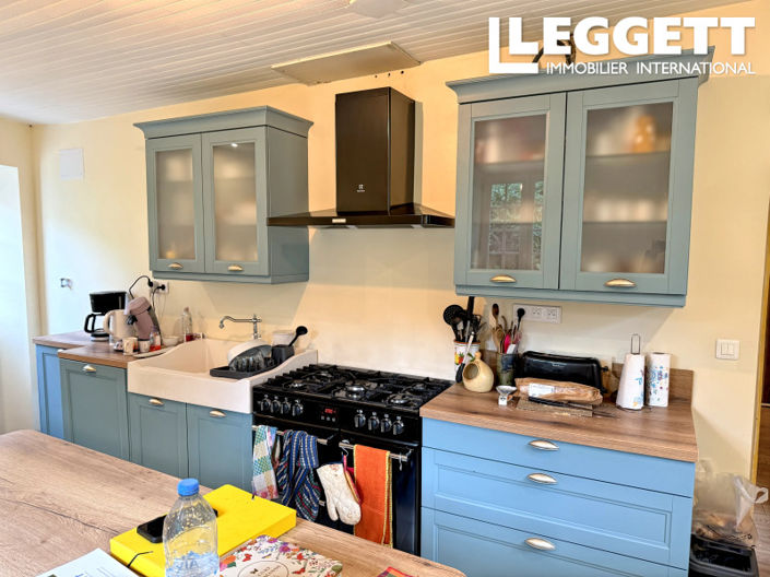 Image No.6-6 Bed House for sale