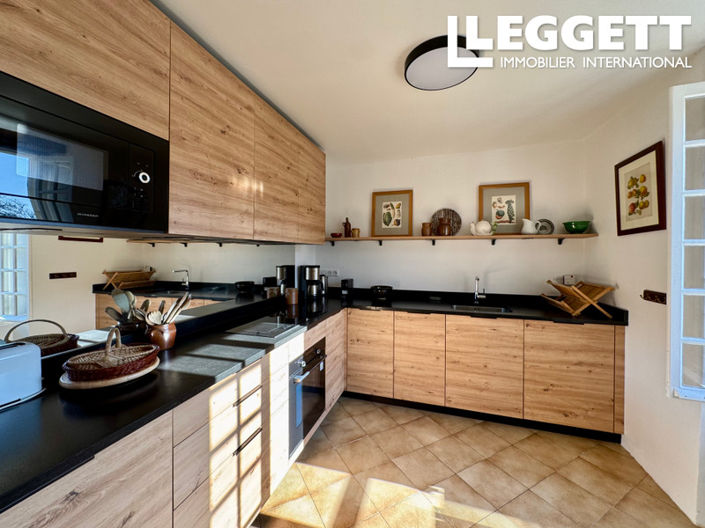 Image No.5-5 Bed House for sale