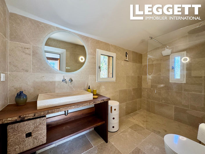 Image No.7-5 Bed House for sale