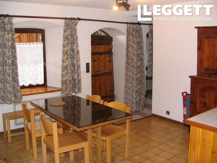 Image No.6-7 Bed House for sale