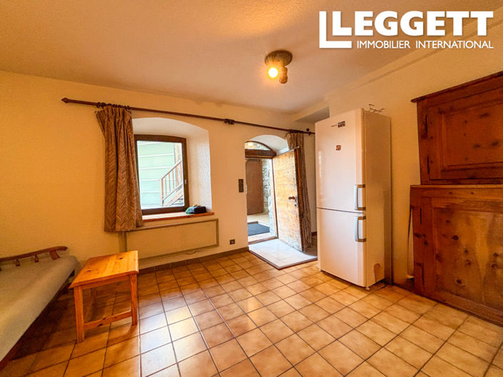 Image No.6-7 Bed House for sale