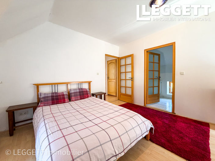 Image No.9-7 Bed House for sale