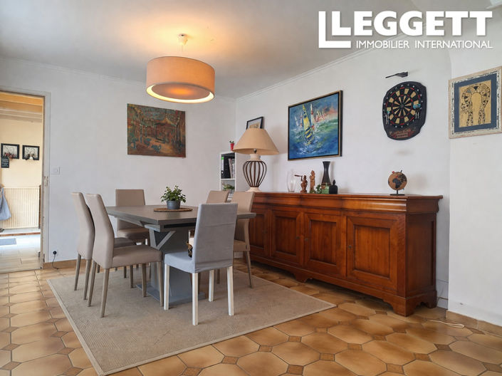 Image No.4-6 Bed House for sale