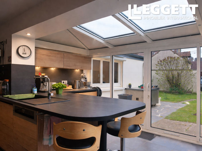 Image No.5-6 Bed House for sale