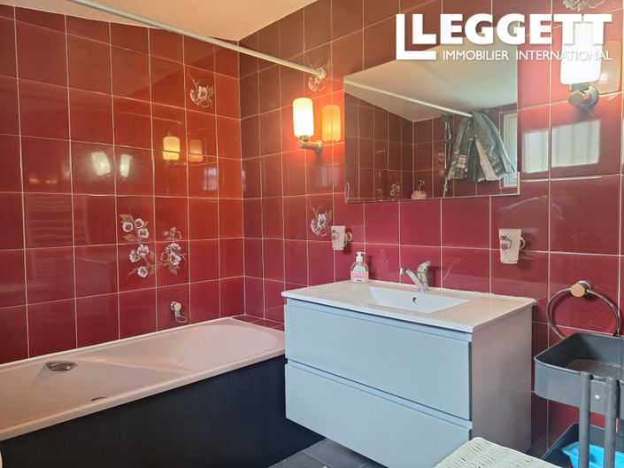 Image No.7-6 Bed House for sale