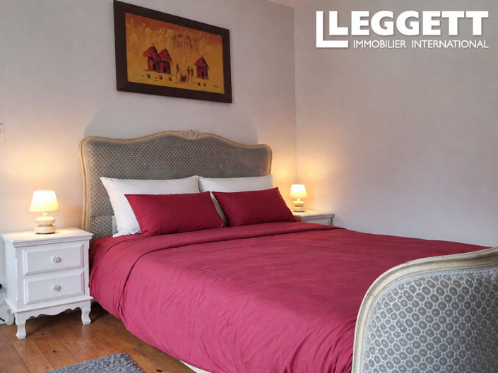 Image No.9-6 Bed House for sale