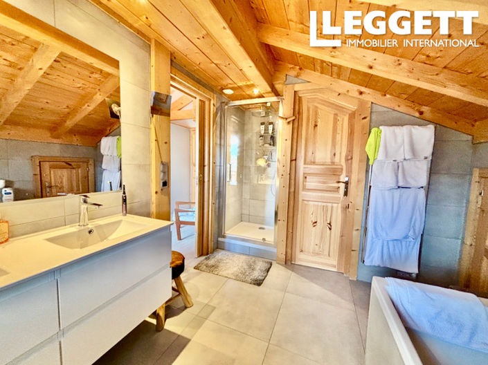 Image No.10-4 Bed House for sale