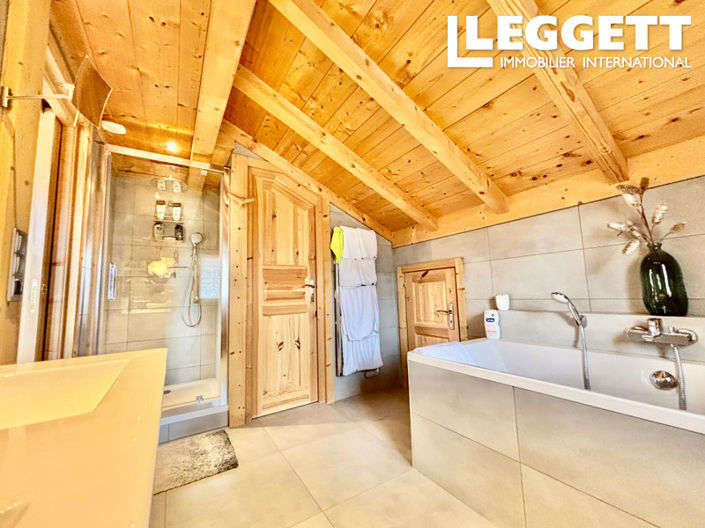 Image No.10-4 Bed House for sale