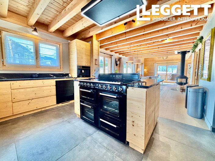 Image No.6-4 Bed House for sale