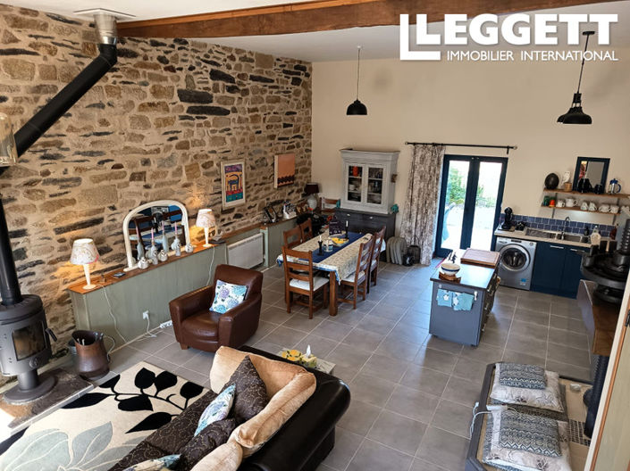 Image No.5-10 Bed House for sale