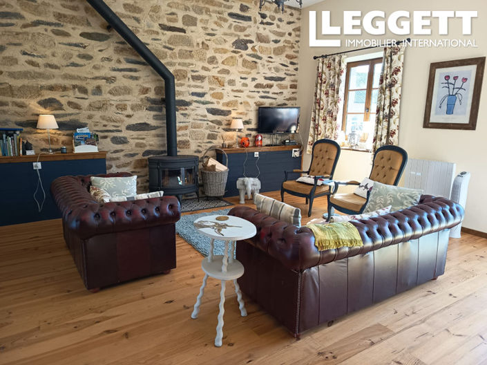 Image No.6-10 Bed House for sale