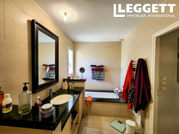 ahr0chm6ly9jzg4uagvzdglhlmltbw8vaw1hz2uvvevom