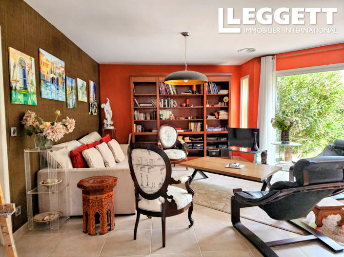 Image No.6-3 Bed House for sale