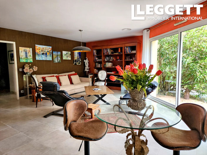 Image No.7-3 Bed House for sale