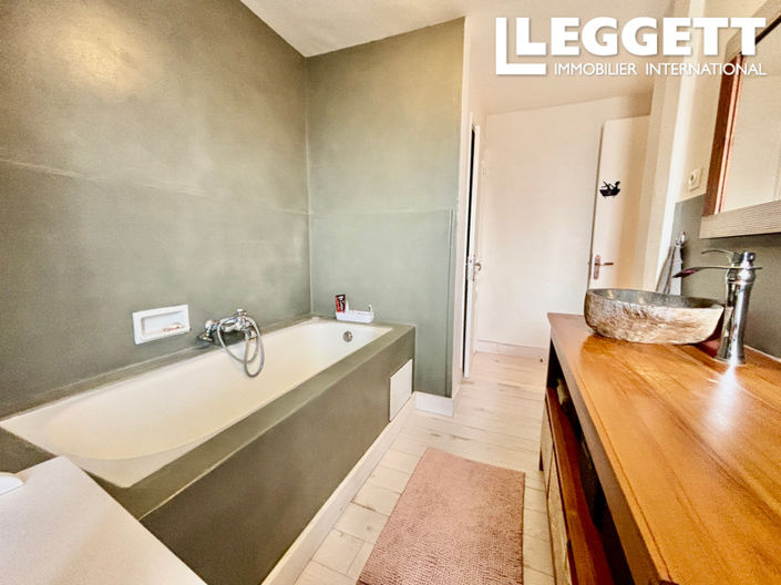 Image No.8-3 Bed Apartment for sale