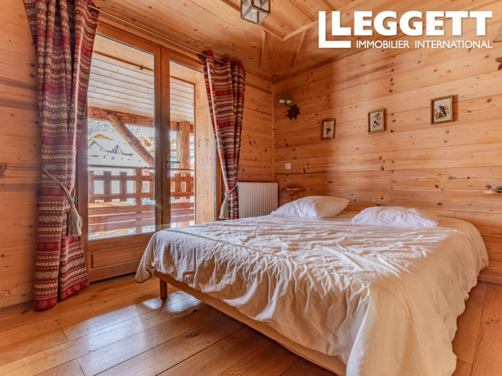 Image No.6-7 Bed House for sale