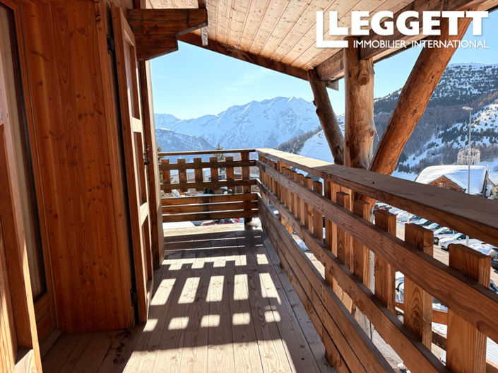 Image No.7-7 Bed House for sale