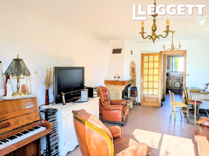 Image No.6-3 Bed House for sale