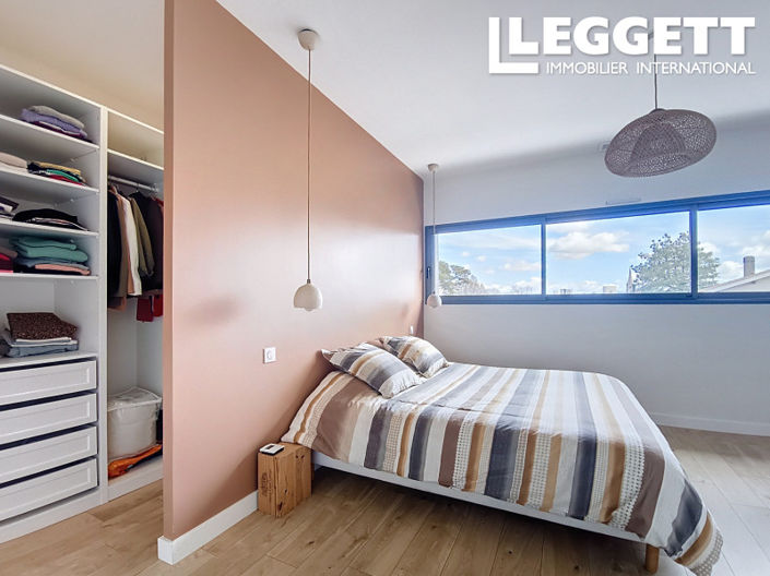 Image No.10-4 Bed House for sale