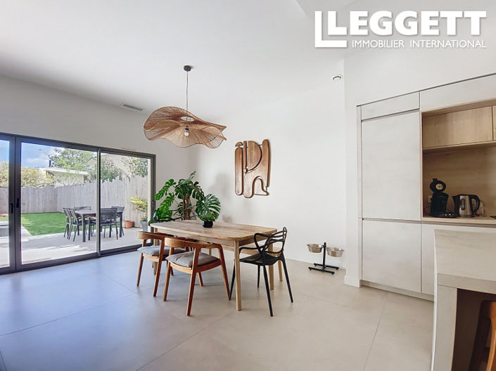 Image No.7-4 Bed House for sale