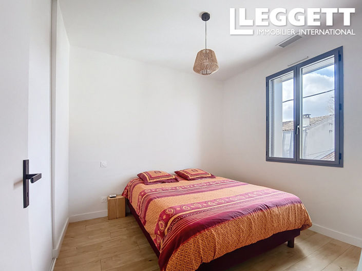 Image No.9-4 Bed House for sale