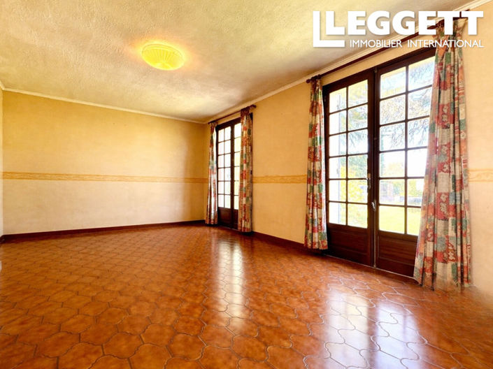 Image No.6-3 Bed House for sale