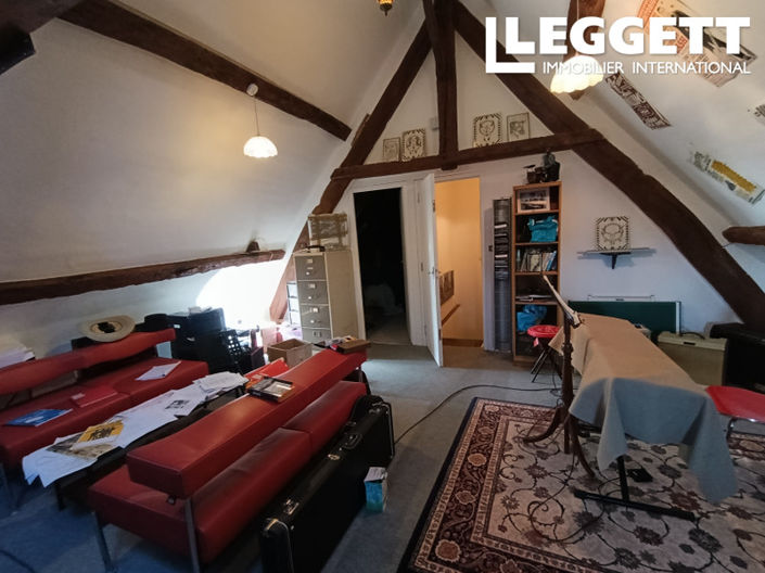 Image No.10-4 Bed House for sale