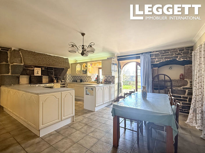 Image No.6-6 Bed House for sale