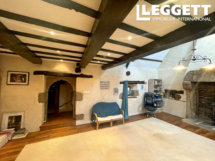 Image No.7-6 Bed House for sale