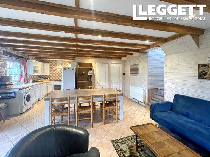 Image No.9-6 Bed House for sale