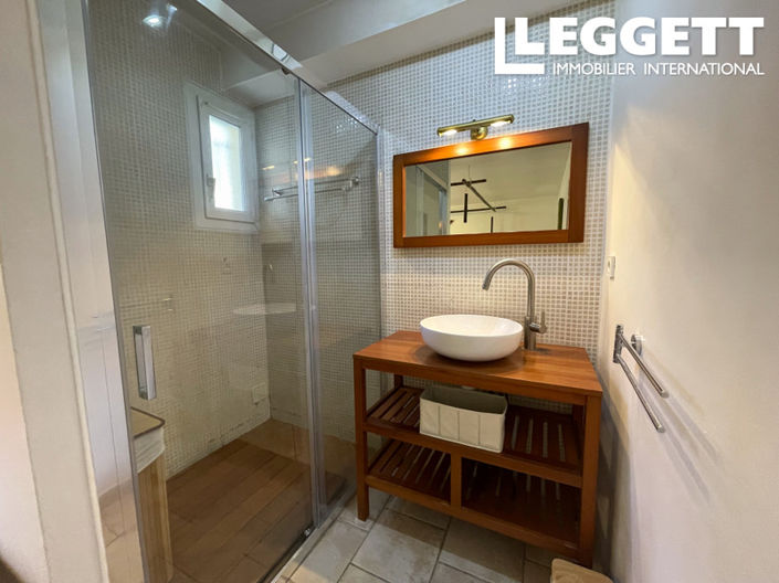 Image No.8-4 Bed House for sale