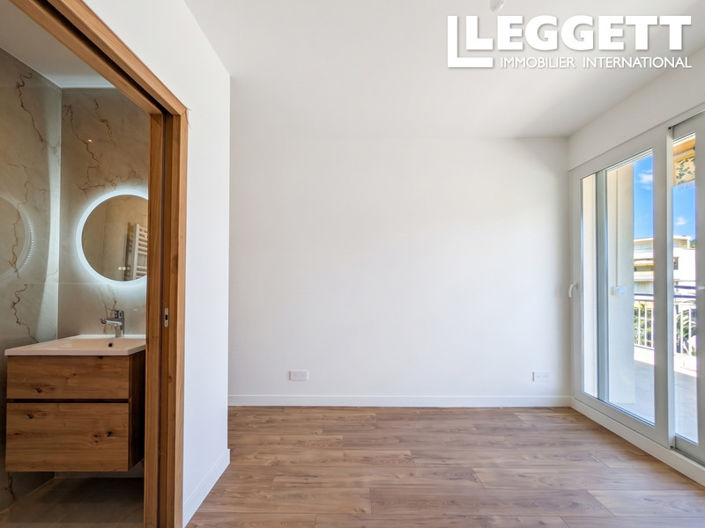 Image No.8-3 Bed Apartment for sale