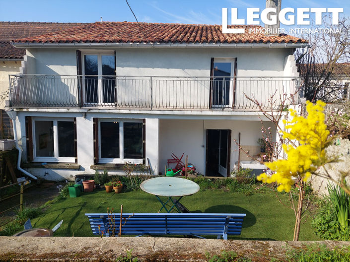 Image No.2-Maison de 4 chambres à vendre à Montmoreau-Saint-Cybard