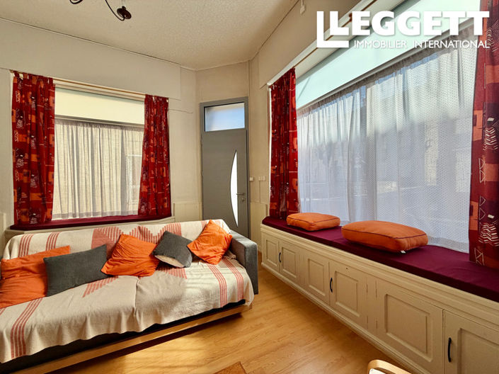 Image No.8-2 Bed House for sale