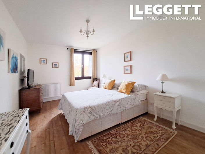 Image No.10-4 Bed House for sale