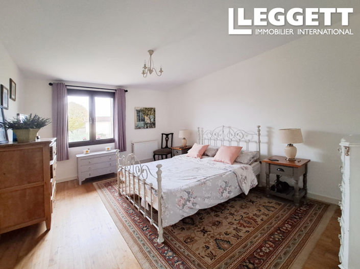 Image No.9-4 Bed House for sale