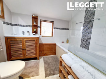 ahr0chm6ly9jzg4uagvzdglhlmltbw8vaw1hz2uvvevom