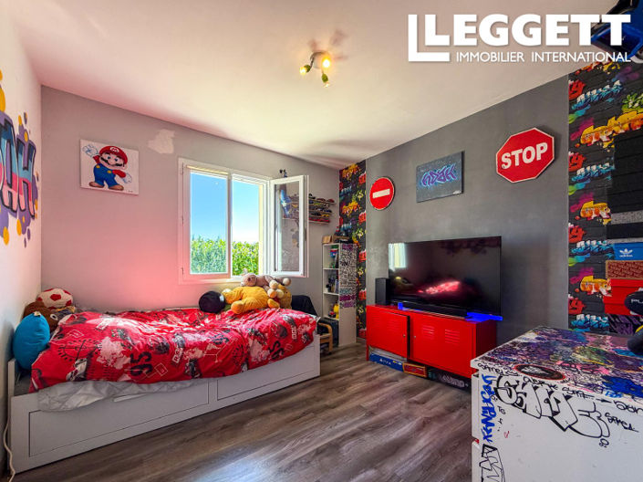 Image No.10-4 Bed House for sale