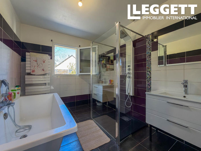 Image No.8-4 Bed House for sale