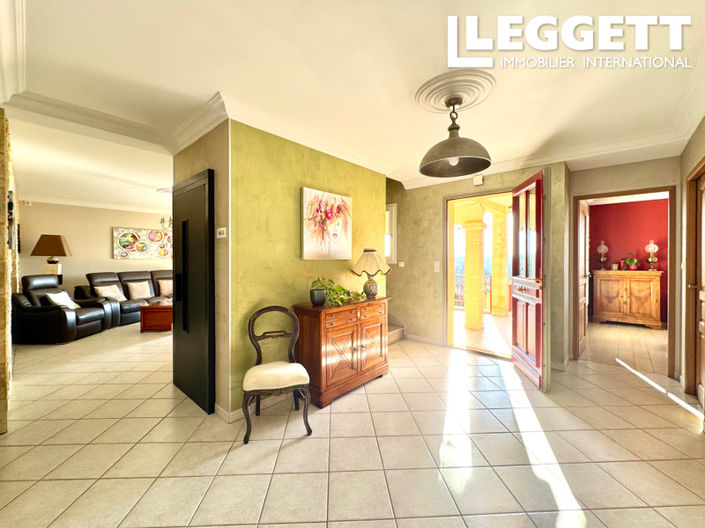 Image No.5-5 Bed House for sale