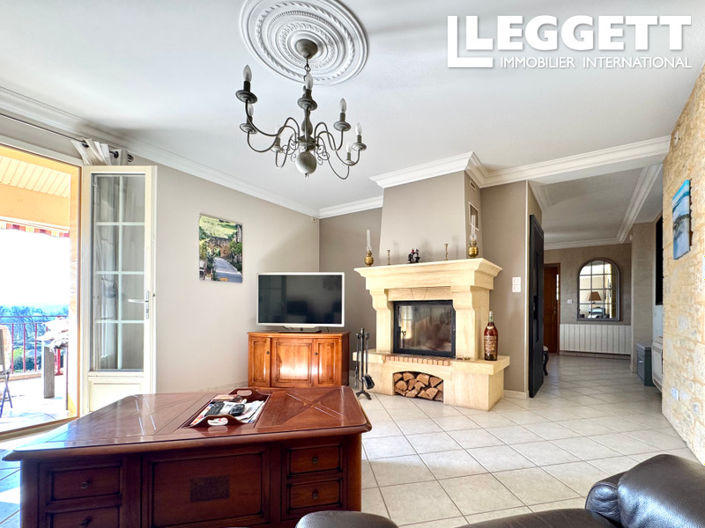 Image No.6-5 Bed House for sale