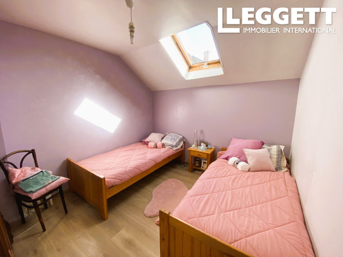 Image No.10-3 Bed House for sale
